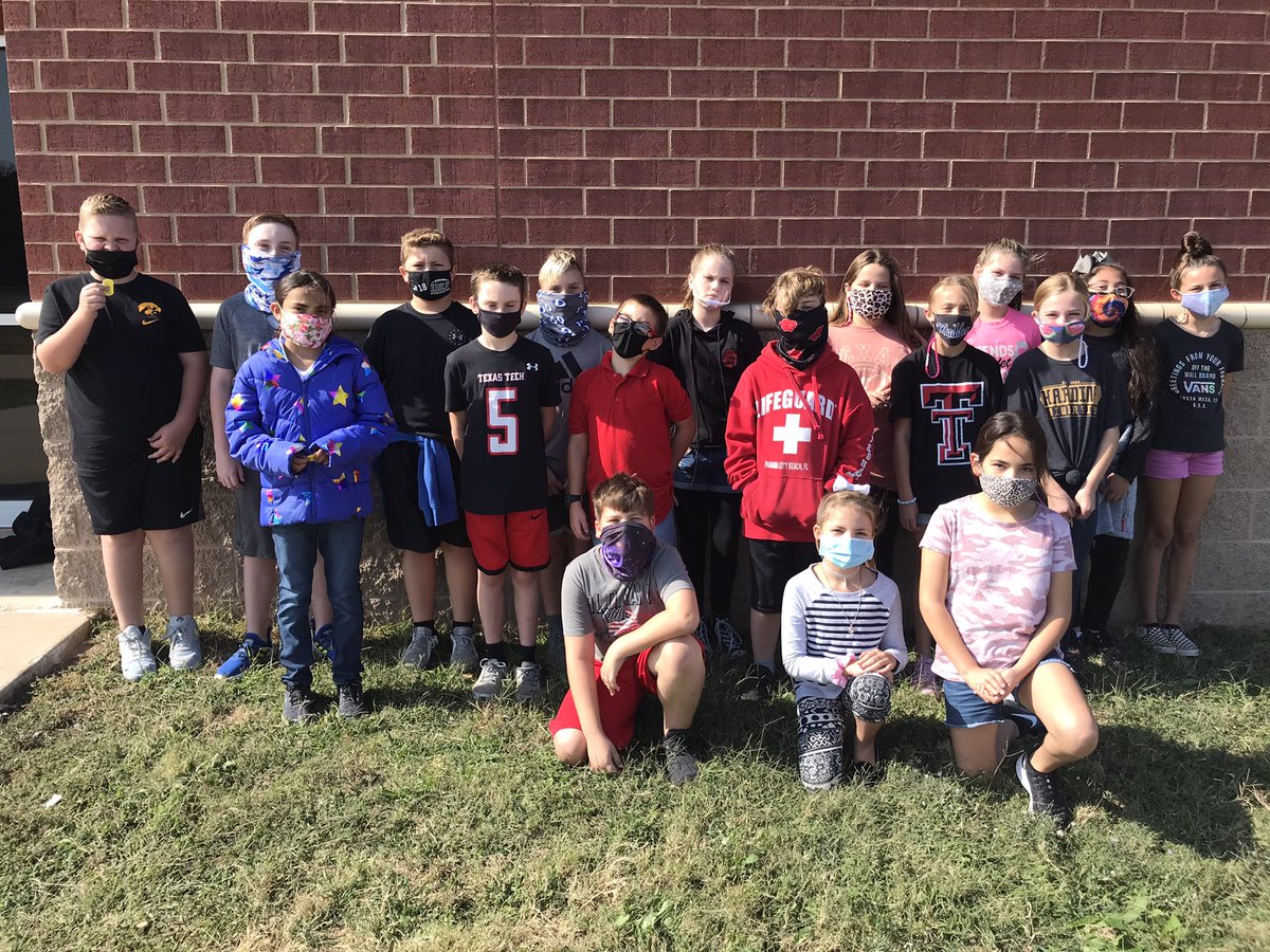raineyrockets's tweet photo. A/B Honor Roll! Wonderful job by some wonderful students. Congratulations! #bestatYES #raineyatomsmashers https://t.co/pO58451cbQ