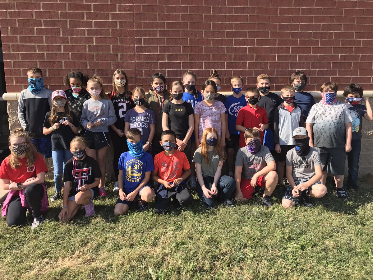 raineyrockets's tweet photo. These students showed up everyday during this crazy time. Perfect Attendance for the second six weeks. Congratulations #bestatYES #raineyatomsmashers https://t.co/g7hFbephHG