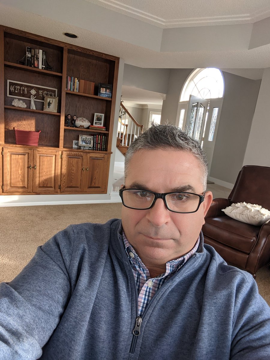 Robert T. Gag 〽️ tweet media