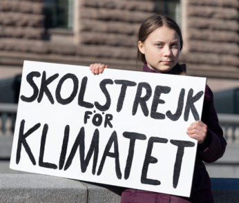GlobalEurope's tweet photo. Emerging #europeanists at @FasosMaastricht write about #GretaThunberg’s post-political populism, EU #climatechange policy implementation tools, &amp; #gendernorms in British imperialism. Student panel introduced by @PatrickBijsmans for @europenowjrnl Campus.
https://t.co/KKILYg9Njb https://t.co/1XSB5zqYKb