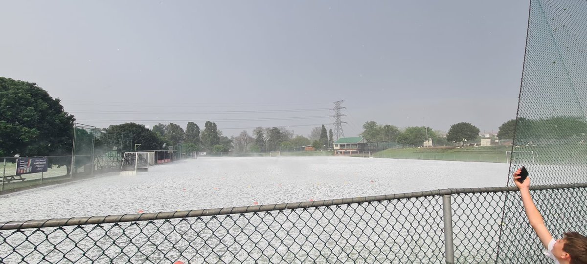 MaritzCollege's tweet photo. Our beloved school took a real battering in this afternoon's hailstorm.
As for poor Mr Sinclair's unfortunate car...
#BoxOn https://t.co/VQ2r3p0lCM