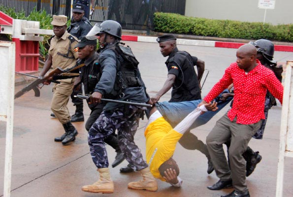 TheMatovu's tweet photo. I am depressed rather at the wave of brutality that has swept over Uganda today. #StopPoliceBrutalityinuganda
#Endpolicebrutalityinuganda
#UgandaDecides2021 https://t.co/cfuezKdpUY