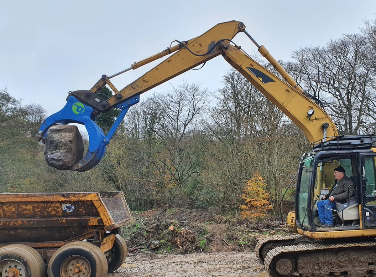 McQuaidEngineer's tweet photo. “We got the (MB130) grapple for lifting big boulders on this particular job. They were all shapes and sizes, and using a bucket wasn’t working. The grab saved us a lot of time and we are more than happy with it.” Aidan Murdock, Hardwood Developments,Newry
https://t.co/xCJwauTwwk https://t.co/epaDRhn533