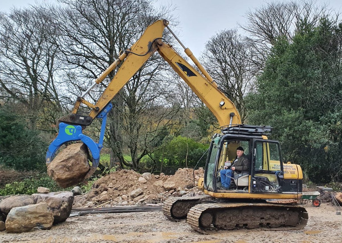 McQuaidEngineer's tweet photo. “We got the (MB130) grapple for lifting big boulders on this particular job. They were all shapes and sizes, and using a bucket wasn’t working. The grab saved us a lot of time and we are more than happy with it.” Aidan Murdock, Hardwood Developments,Newry
https://t.co/xCJwauTwwk https://t.co/epaDRhn533