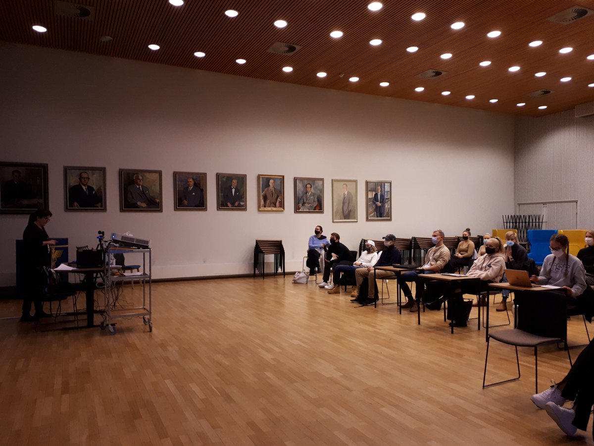 Etäopiskelu voi olla tehokasta ja mielekästäkin, mutta on ihana välillä päästä kasvokkain. Tänään esiteltiin International Management &amp; Entrepreneurship -ohjelmaa ykköskurssilaisille. Kiitos <a href="/AnniPaalumaki/">Anni Paalumäki</a> <a href="/UllaHytti/">Ulla Hytti</a> <a href="/SatuTeerikangas/">Satu Teerikangas</a> <a href="/SannaIlonen/">Sanna Ilonen (Suomalainen)</a> <a href="/ElinaPelto/">Elina Pelto</a> me ollaan hyvä tiimi!