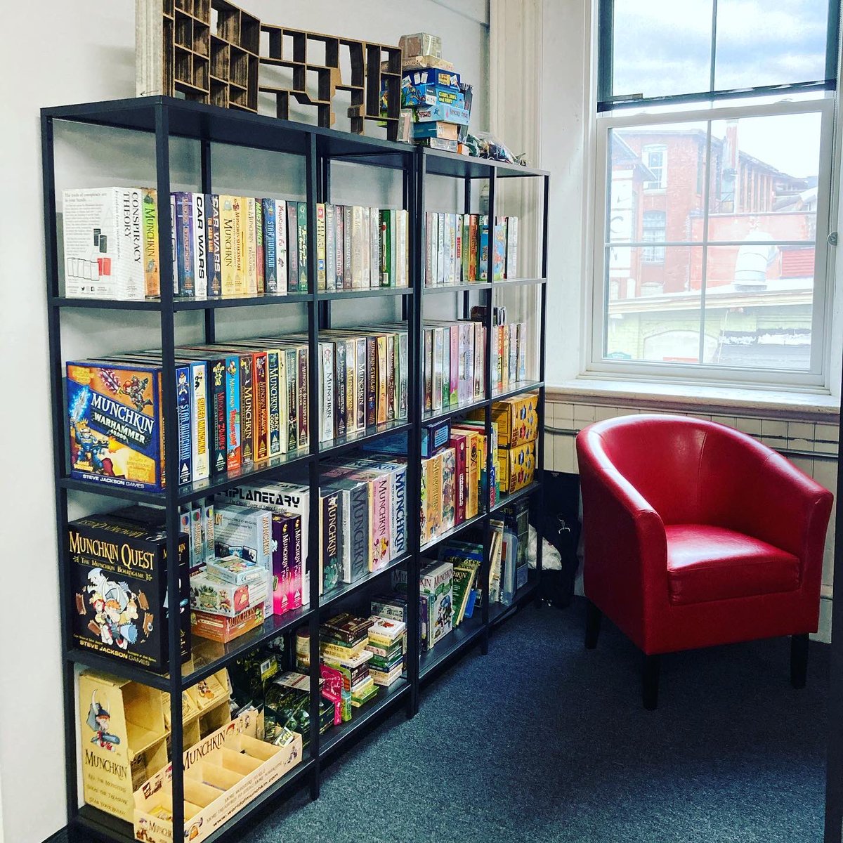 TokenGaymer's tweet photo. Iβm excited to announce Iβll be moving to #Springfield, #Massachusetts next month to work as a Project Manager for GPI #GameManufacturing. Iβm so thankful to be given the opportunity to work full-time in the industry I love! #boardgame #boardgames #tabletopgame #dreamjob https://t.co/siZjsZO6Fh