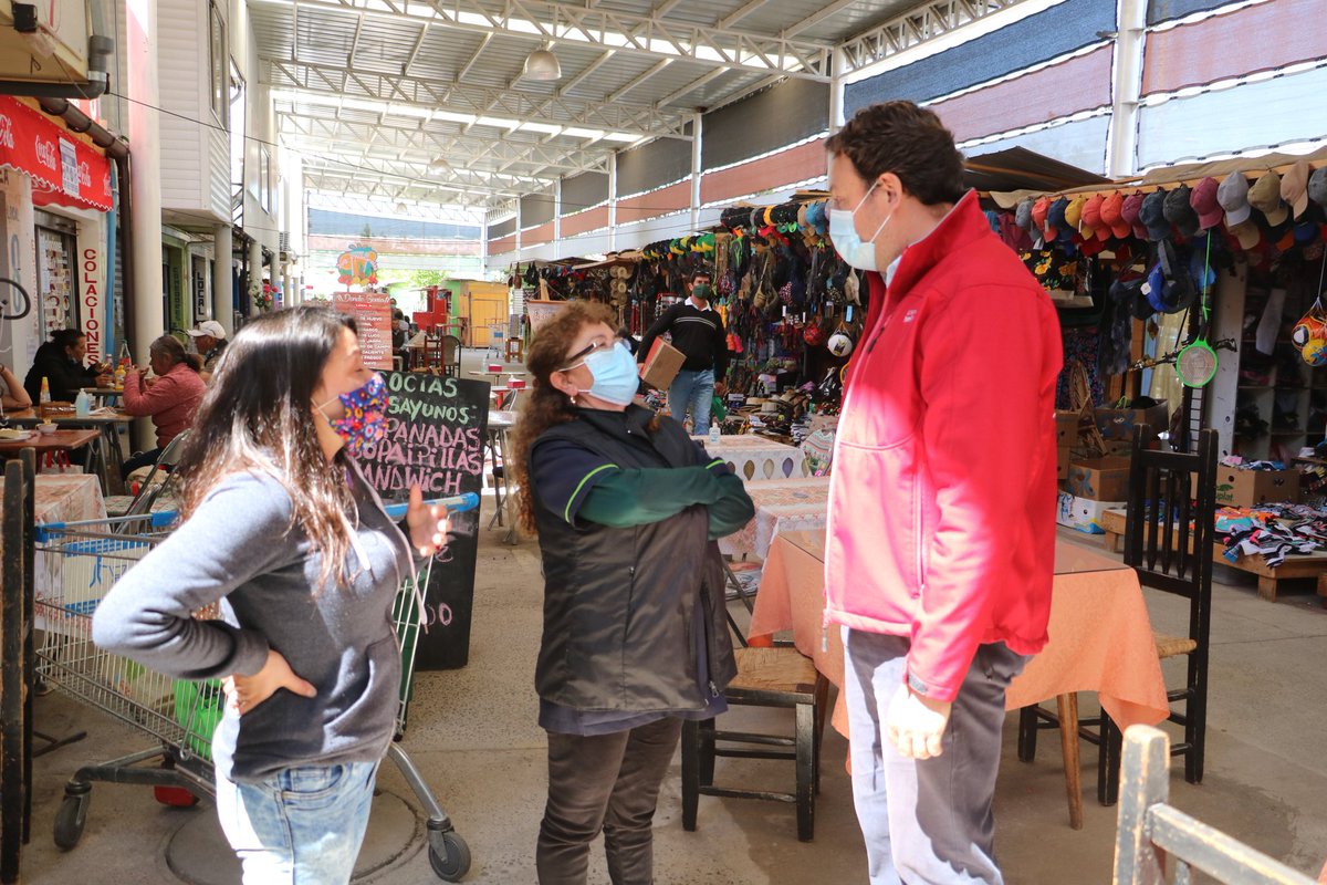 Locatarios del terminal de buses de #SantaCruz recibieron del Gobernador <a href="/EthitYamil/">Yamil Ethit</a> un Subsidio Presidencial, para adquirir elementos de protección para la atención de sus clientes bajo los protocolos de la pandemia.