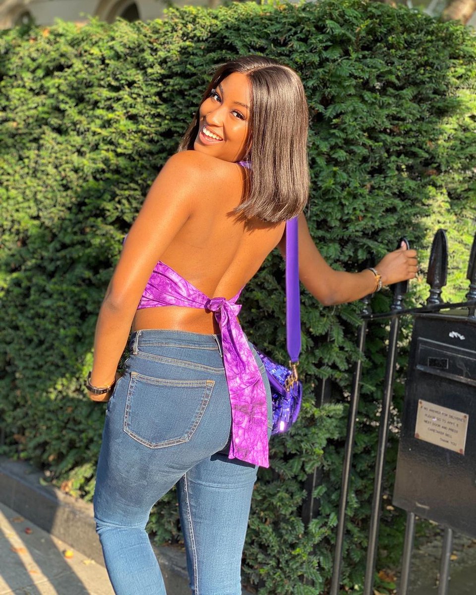 StyleemixC's tweet photo. The gorgeous @_kimoprah in the #iremitide top by @kilentar.
Such a babe! 😍 https://t.co/7GXdSAzZ37