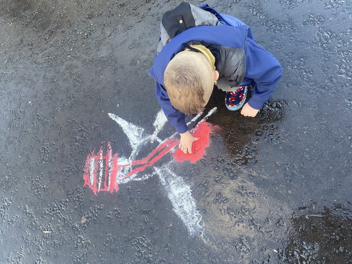 MissFarSTN's tweet photo. This week we have been looking at word families. We read the book Cat in the Hat and practised mark making, drawing the cat and writing cvc words we found in the story. https://t.co/qggNRkWwRD