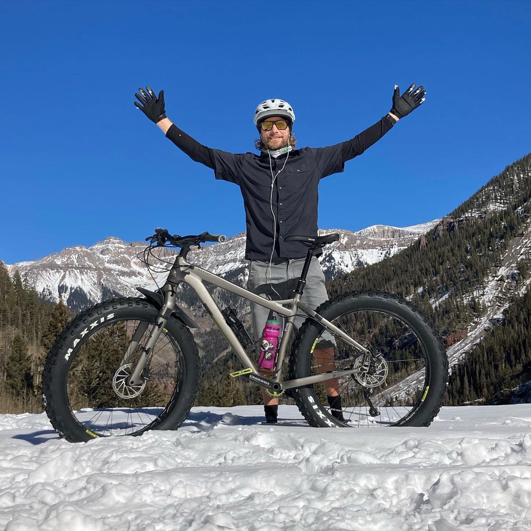 iHeartCountry's tweet photo. You are mountain biking with @DierksBentley, what song are blasting in your headphones? 🏔 https://t.co/8ipNzPgkEt