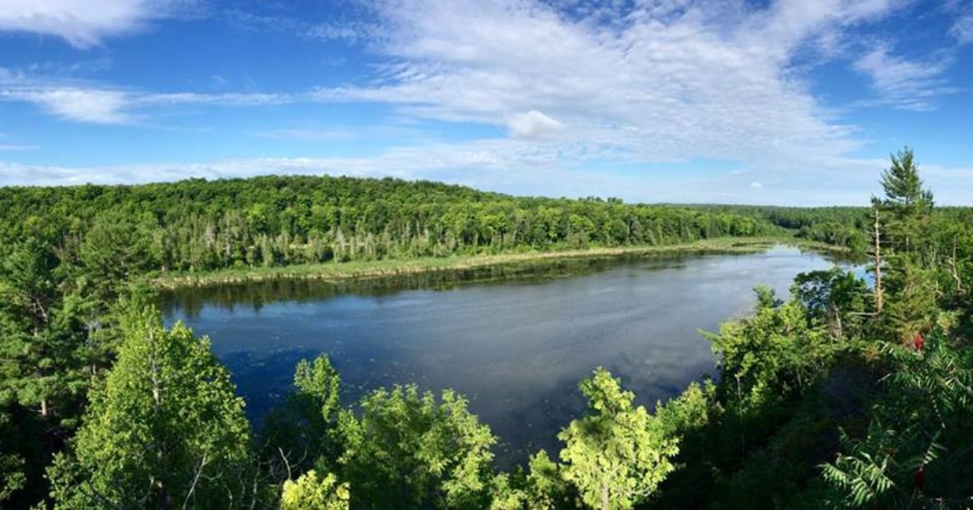 Our first #WandererWednesday highlights <a href="/ShawWoodsOEC/">ShawWoods</a>! Approx 20 mins from the Sands, Shaw Woods boasts a 14km network of trails open year-round. For over a century, the site included a working farm with water-powered sawmill and grist mill.