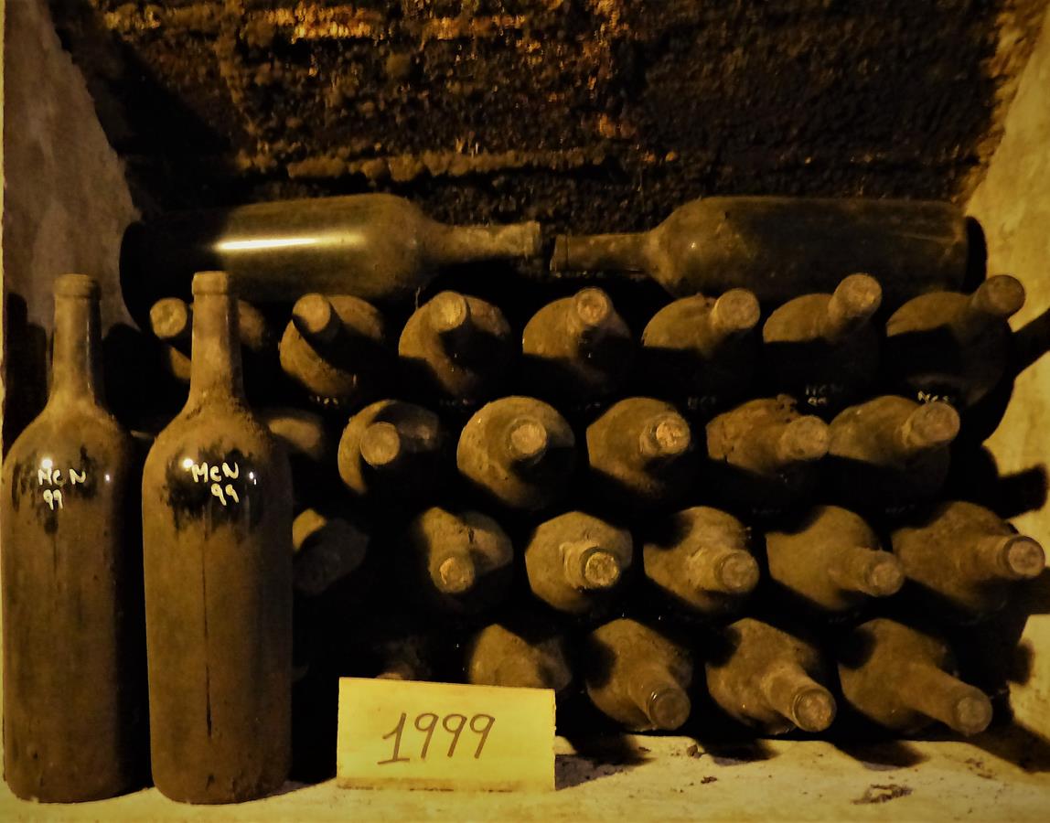 ADHalliwell's tweet photo. Part 2 of my recent #Priorat trip. This time to #CellerCalPla. Pretty historic feel to the property but some great wines, no doubt due to their Mas d'en Compte vineyard. #CalPla. https://t.co/OyUXZqSnbH