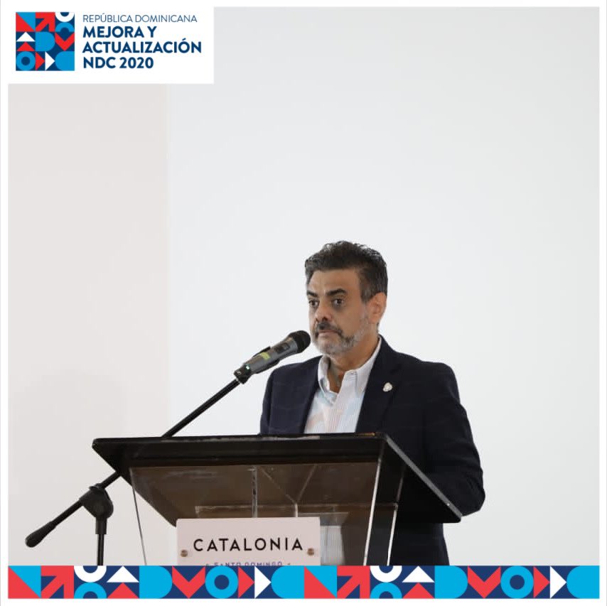 CambioClimaRD's tweet photo. “En este proceso de mejora y actualización #NDCRD2020, estamos precisamente buscando aumentar la ambición en todos los sentidos y asegurar la transparencia y entendimiento del mismo, a raíz de las circunstancias nacionales”. @AlanRamirezRisk 

#estamostrabajando #juegapalequipo https://t.co/ADRBNNKN9o