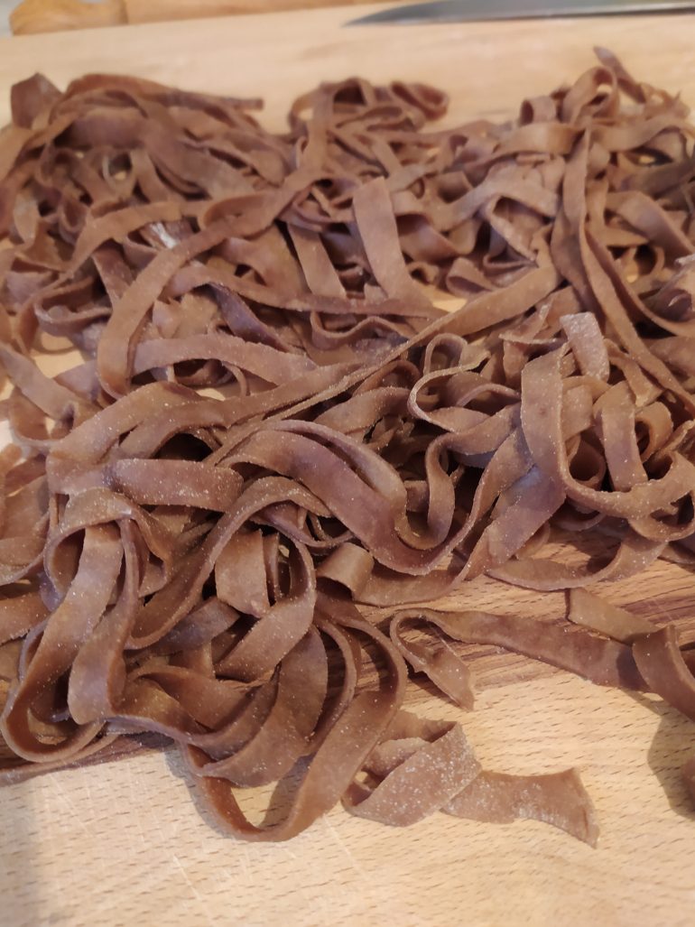 #pastafresca #fattaincasa #tagliatelle al #cacao 
Una ricetta facile e sfiziosa, per un #pranzo importante
cucinaconclaudia.com/tagliatelle-al…