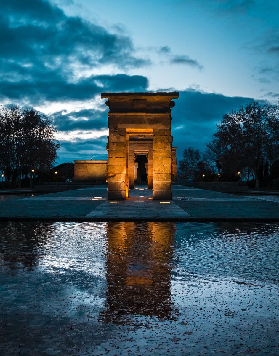 NuovoFaceMag's tweet photo. Face|Place • 

Nel cuore di #Madrid, capitale insolita e underground. Il nostro viaggio tra gallerie sotterranee, giardini e luoghi segreti. Di @MarGusPR. 🇪🇸
#VisitaMadrid #LaSpagnaTiAspetta 

➡️ https://t.co/9sT9HVMIPB https://t.co/XRSuVFTmKl