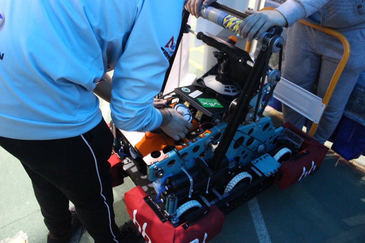 team_intechne's tweet photo. #tb 
.
.
.
.
.
.
@fyukselfound
#intechne #frc 
#frcTurkey #infiniterecharge #firstinspires #omgrobots https://t.co/sFggXAWn4n