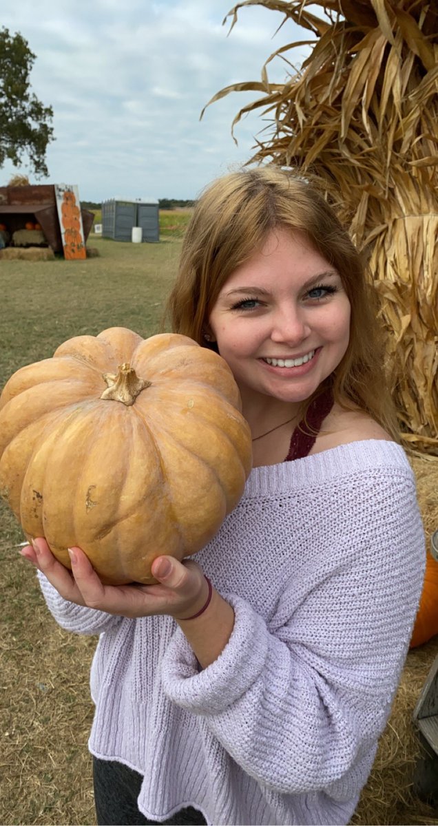 TSUTexanCard's tweet photo. Meet the new Texan Card Crew!
This is Chloe. She is from Weatherford, TX, and is a Biomedical Sciences major with a concentration in Pre-Med. She is also the VP of Chapter Development for Phi Mu, and the VP of Finance for Panhellenic. Her favorite Tradition is the Purple Poo! https://t.co/4TCstf9M8A