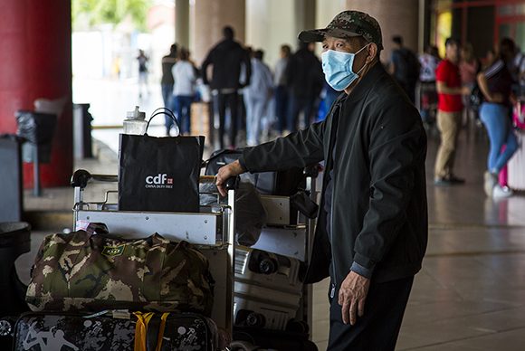 🛩😷 ¿Conoces los protocolos sanitarios establecidos por Cuba para los viajeros internacionales?
Toda la información👇🏽 

🌐 bit.ly/38SgOnA

Vía <a href="/cubadebatecu/">Cubadebate</a>

#COVID19 
#CubaPorLaVida 
#Cuba