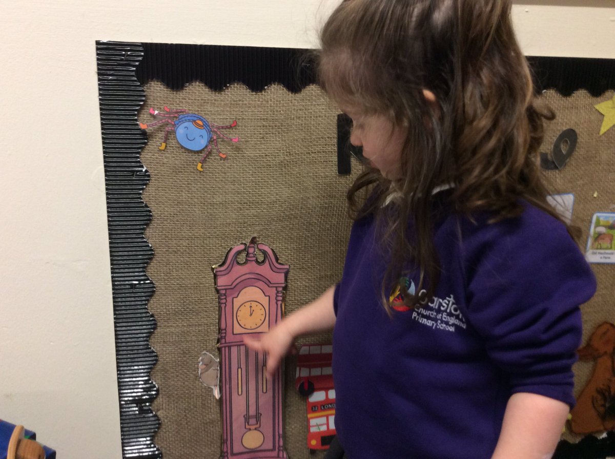 Where’s that mouse 🐭 gone? He’s ran up the clock 🕰! It’s Hickory, dickory dock! It must be #WorldNurseryRhymeWeek. We enjoyed lots of singing today in PN. @YNGarston @GarstonCE