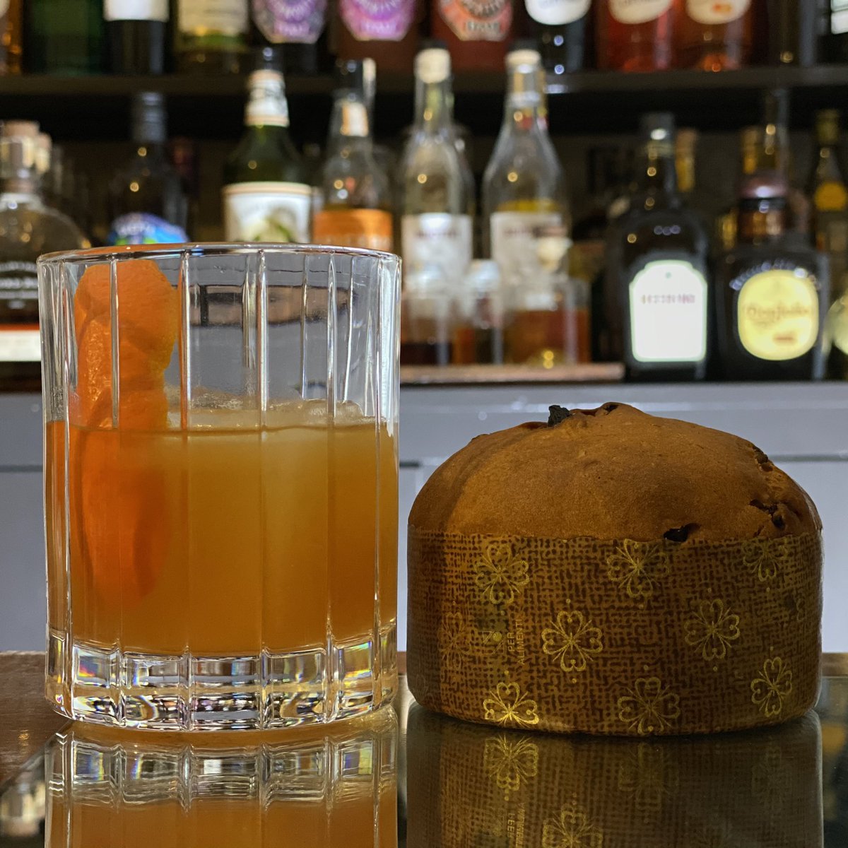 cocktailinabot1's tweet photo. Try my Panettone Negroni as part of my December Christmas cocktails subscription pack or a one off purchase. Gift or indulge yourself! Hand made in Kent https://t.co/EhfSywV7Bh @discoverdeal1 @kentlife @kentlife https://t.co/EPlcfpxxyv