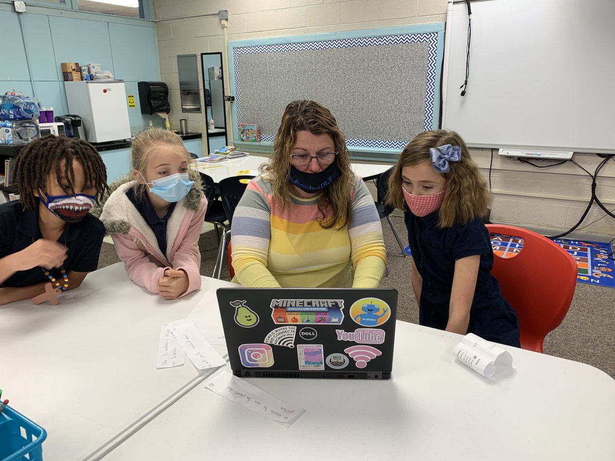 ClydeErwinElem's tweet photo. @gjrobinson working w/@Ms_Loretto 2nd &amp; 3rd grade #DualLanguageImmersion Ss to create a commercial for their #Recycling project! They used @Camtasia &amp; @PreziVideo to create the commercial! Enjoy &amp; please recycle at Clyde Erwin! #EaglesSoar #OnslowDLT  https://t.co/3rrL6TDlMp https://t.co/c92TwrOT5c