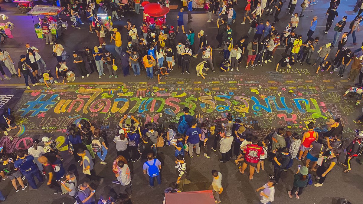 ยานอวกาศบินมาวิ้ว ||| tweet media
