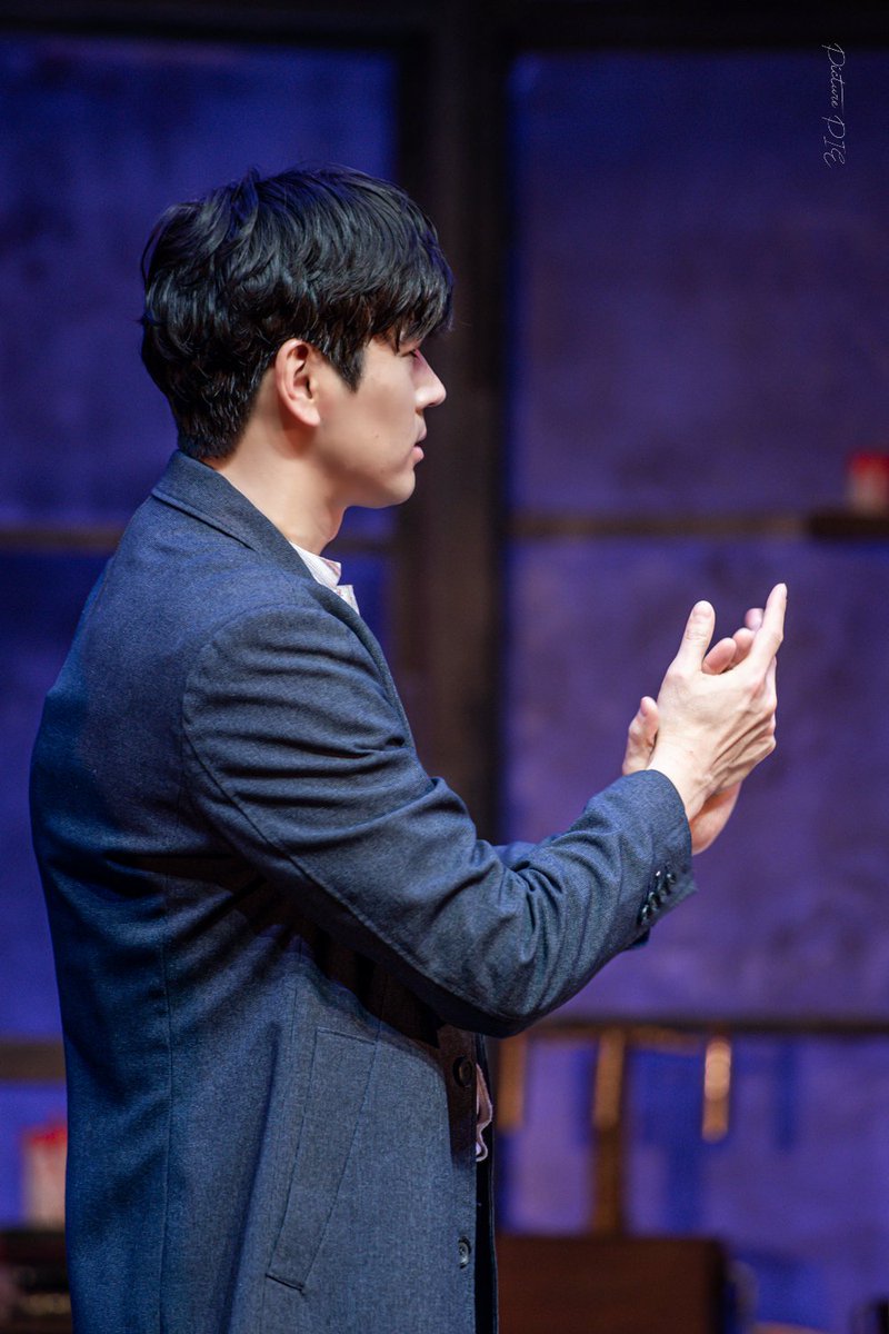 Picture_pie's tweet photo. 201118 뮤지컬 배니싱 커튼콜
김의신 #정민 https://t.co/Y1M8h7XAGY