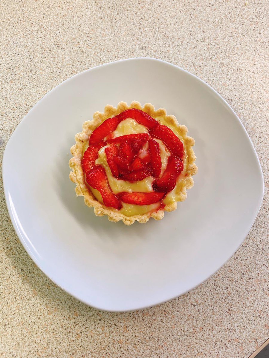 HollyLodgeLiver's tweet image. Year 10 Catering have been busy today making Strawberry 🍓 tarlets #pastry #desserts #highskill # Creme Patisserie #hollylodgelife #expecttoachieve