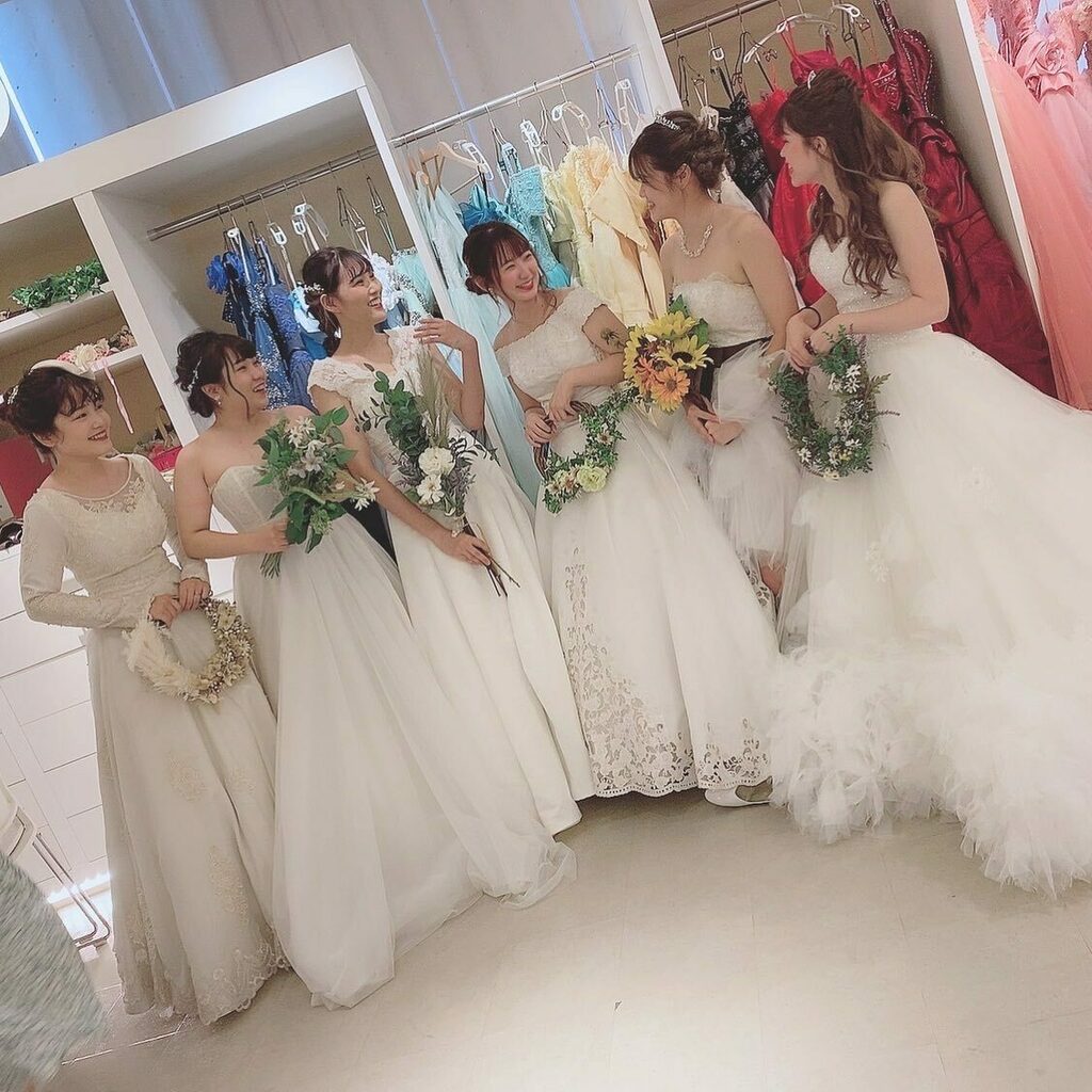 大阪ウェディング ブライダル専門学校 ドレスの授業にて トータルコーディネート 大阪ウェディングアンドブライダル専門学校 大阪wb ウェディング ブライダル プランナー ドレス ヘアメイク 大阪 関西 専門学校 オーキャン オープン
