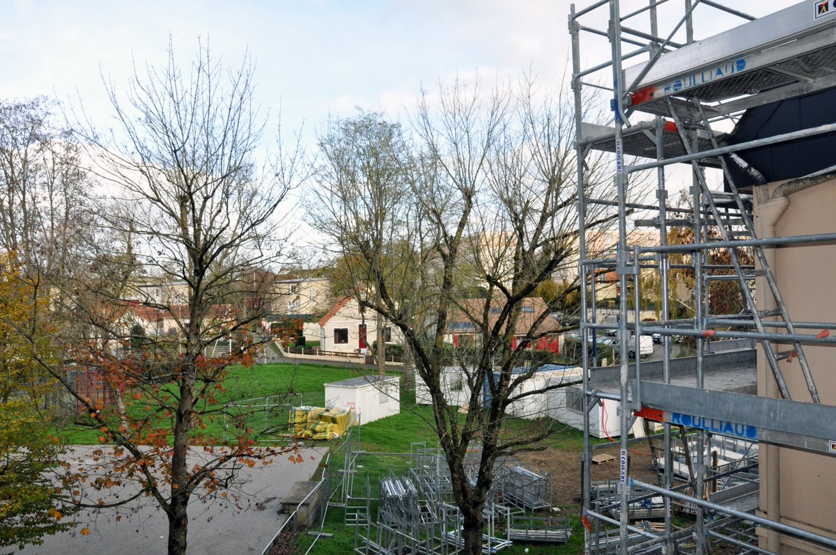 MancelleH's tweet photo. 🚧 Réhabilitation de 36 logements de la Résidence Honoré Daumier. Au programme : amélioration thermique et réhabilitation intérieur et extérieur. Une opération financée en partie par ANRU, avec le soutien de @ofcourselemans. Fin des travaux prévus pour le 2ème semestre 2021 https://t.co/68SApCdA38