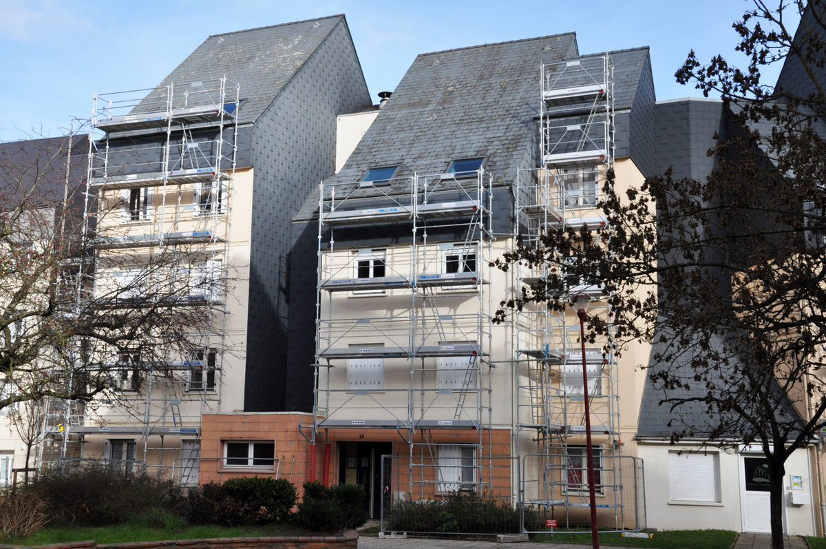 MancelleH's tweet photo. 🚧 Réhabilitation de 36 logements de la Résidence Honoré Daumier. Au programme : amélioration thermique et réhabilitation intérieur et extérieur. Une opération financée en partie par ANRU, avec le soutien de @ofcourselemans. Fin des travaux prévus pour le 2ème semestre 2021 https://t.co/68SApCdA38