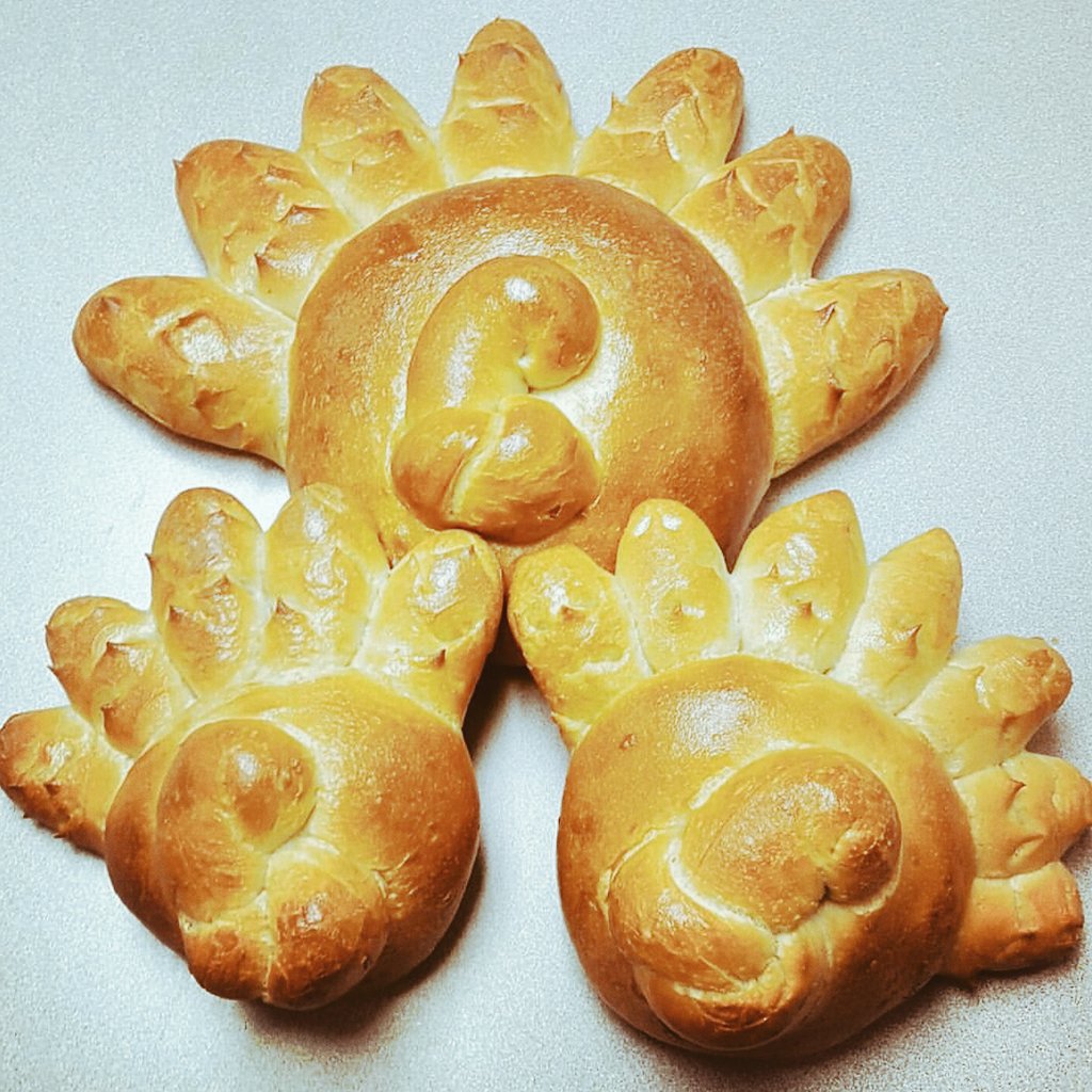 ConshyBakery's tweet photo. Let's talk turkey! Order your turkey bread for your Thanksgiving meal. Pick a size to meet your needs. #gobblegobble #turkeybread #Thanksgiving https://t.co/fSsH5BoHIE