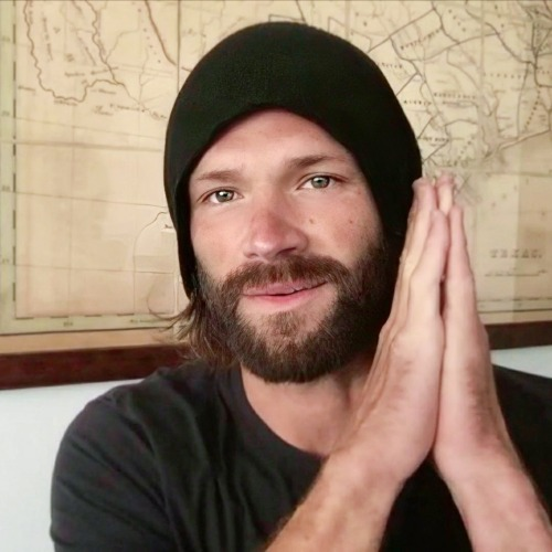 passando pra desejar boa sorte pra quem for participar do painel do jared, espero muito que ele note alguns de vocês! 🖤