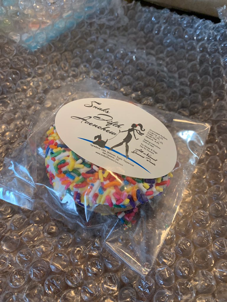 Skyler_Laine_'s tweet photo. My horse’s new treats arrived, I hope he likes them! First impression of these treats are 10/10!!
@Snaks5thAve https://t.co/kJrkcnJ1tL