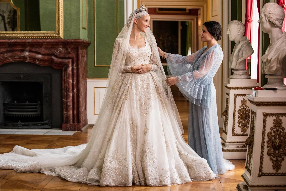 FreddieTee's tweet photo. Ekaterina Malysheva sposa il Prince Ernst August di Hannover (figliastro di Carolina di Monaco). Abito di Sandra Mansour. (2017) https://t.co/JoEaFii5Y2