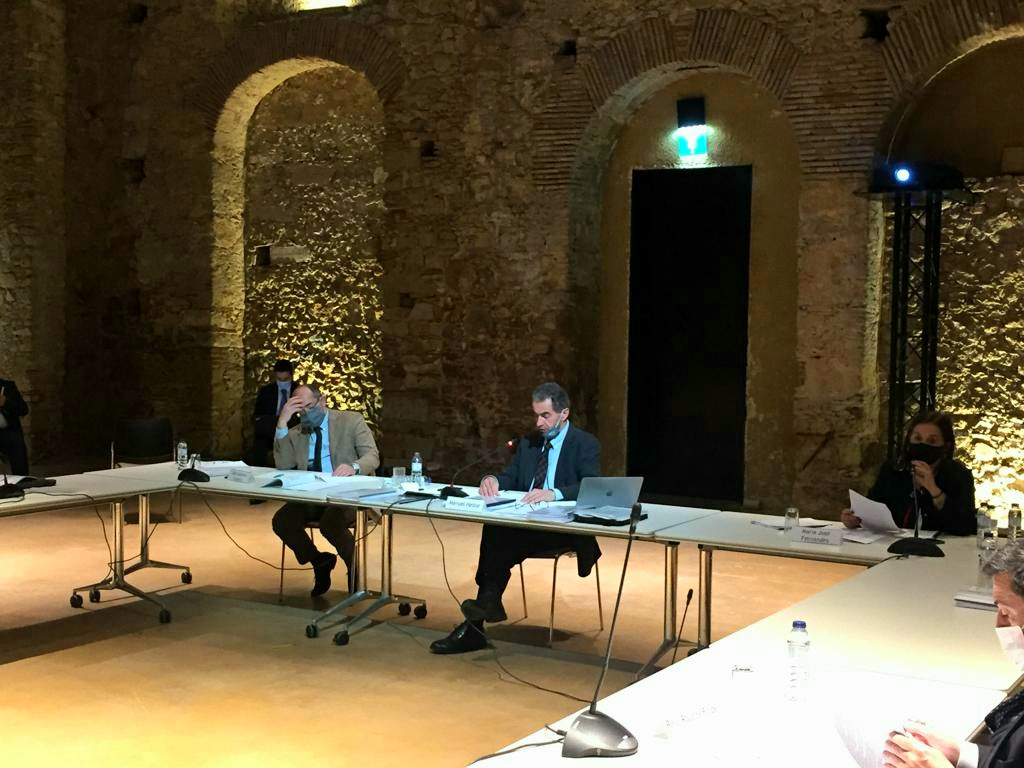 ciencia_pt's tweet photo. MCTES reuniu esta manhã com o Conselho Coordenador dos Institutos Superiores Politécnicos (CCISP) e presidiu à assinatura de um protocolo de cooperação entre a #FNAEESP e #CCISP que visa fortalecer as boas relações entre as 2 entidades e a proximidade entre os estudantes e  #IES https://t.co/sg23i24Pnn