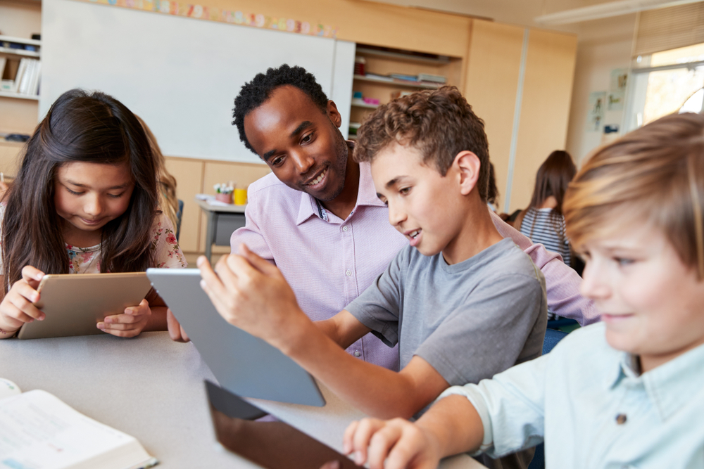 TTT_DANTES's tweet photo. AMERICAN EDUCATION WEEK
TODAY IS... Education Support Professionals Day 👨‍🎓Be sure to recognize those who support our #teachers and students daily! We couldn't do our jobs without them! 👍https://t.co/LUdXmgANi3 https://t.co/hY8J43kLxU