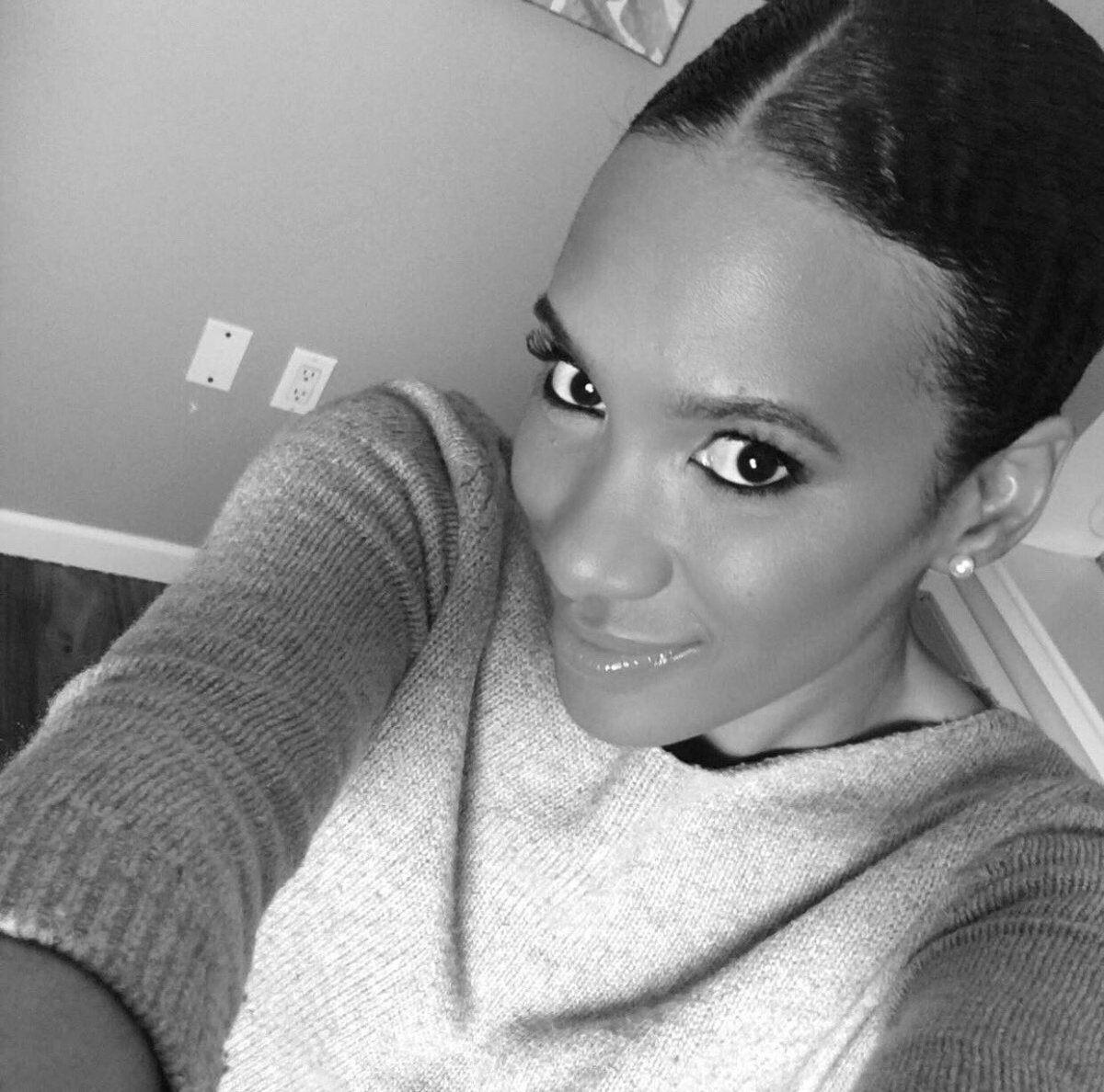 VICKYJEUDY's tweet photo. Radiate positive vibes always! #VickyJeudy https://t.co/o5fEZnCIah