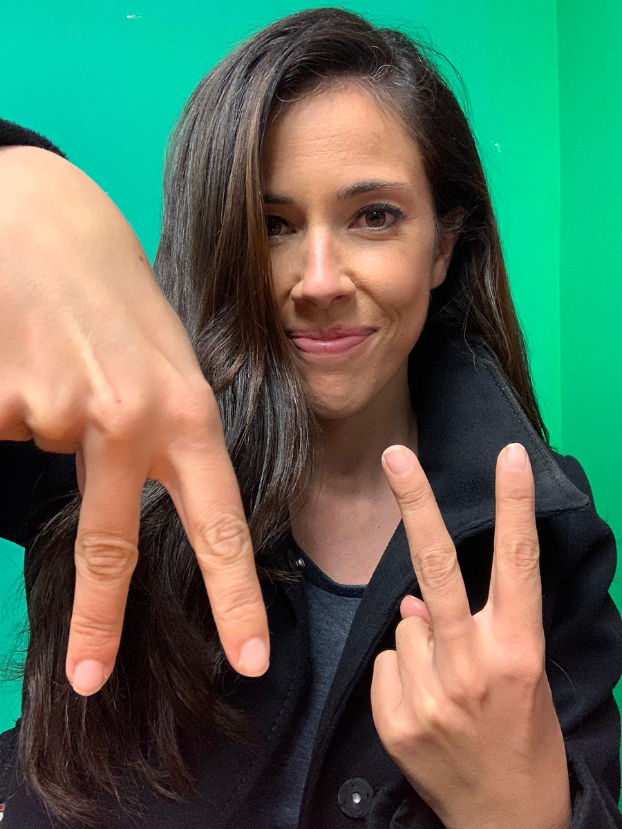 AzadaVerde's tweet photo. ¡Reto A(zada) y V(erde)! Hazte un selfi haciendo las dos letras con las manos y la etiqueta #ContamosConTuAzada y súbela a tus redes para sumarte. ¡Cada vez somos más azaderos!
#ContamosContigo 💚 https://t.co/oq6GbAiY01