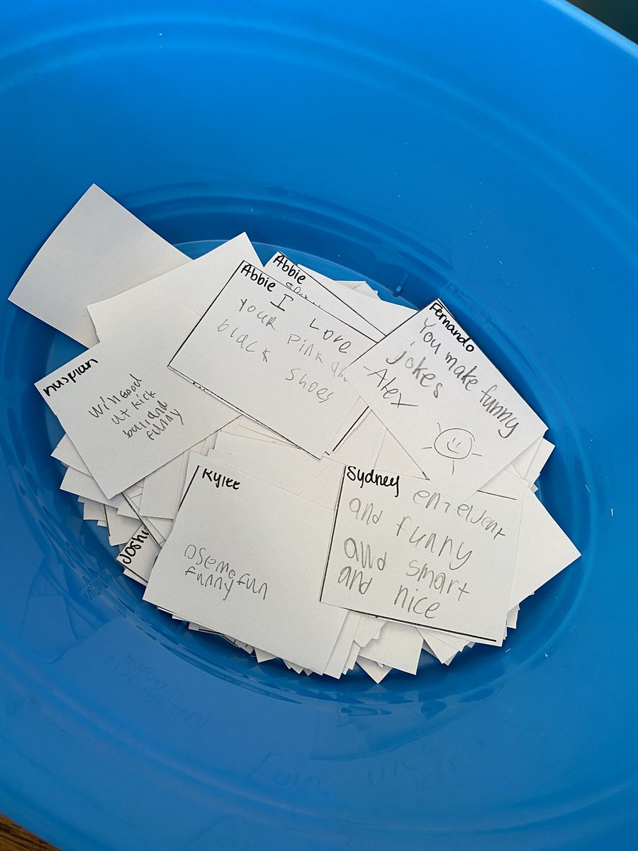 _MrsHalter's tweet image. For our community circle today, we wrote bucket fillers. Each student wrote something kind for each student. They will receive 16 kind comments about themselves in return #bekind @GracemorNKC