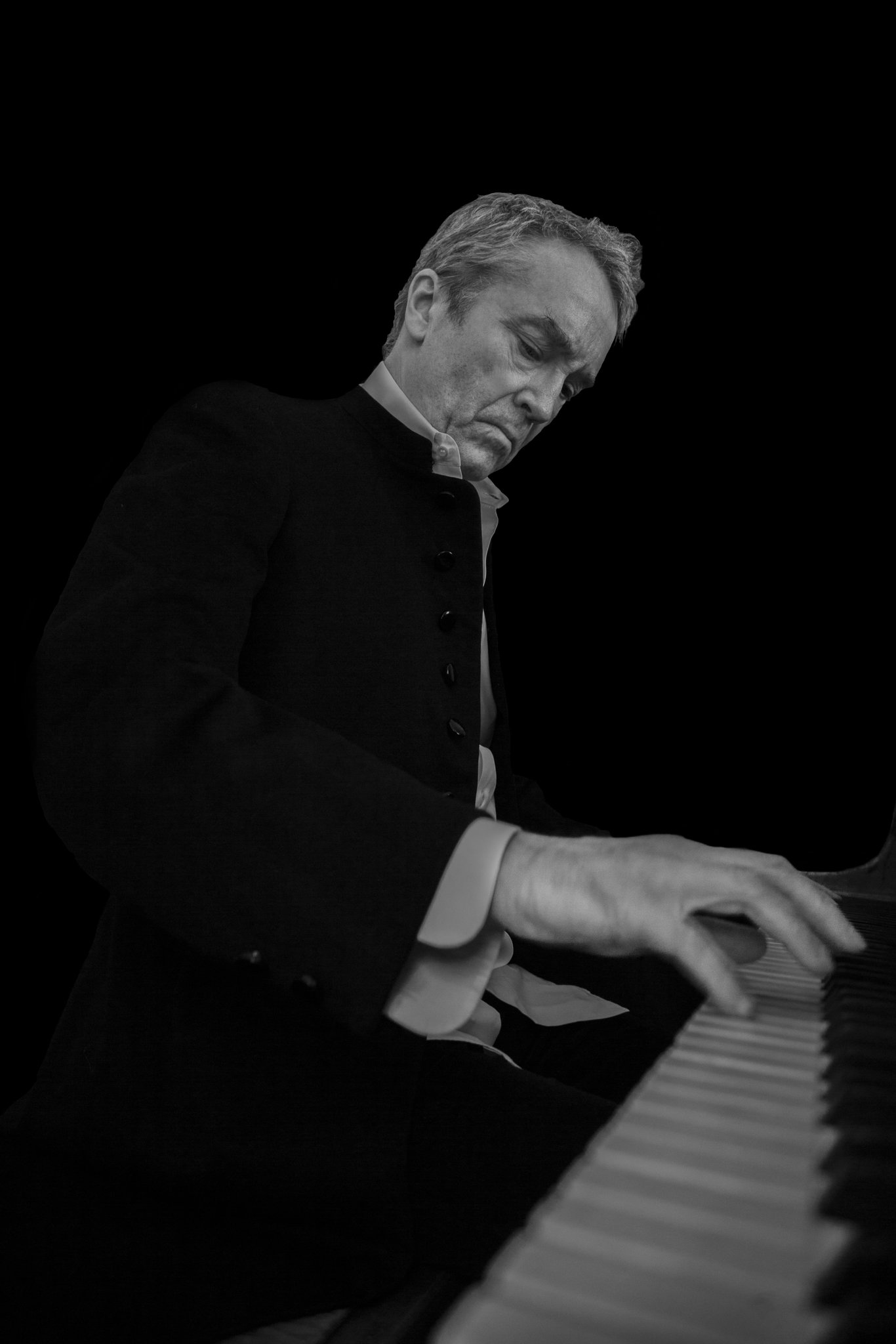 A very happy birthday to Carter Burwell   ! We can\t wait to hear this new score to Joel Coen\s Macbeth! 