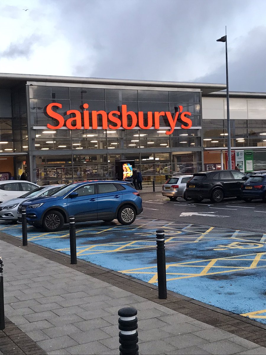 KieronAchara's tweet photo. Decided to switch up my weekly shop spot βοΈπΈ. #byeRacists https://t.co/08WNGmQBcj