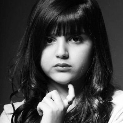 ~
اشوف قلبي على العزله يغني طروب 
يسـامر السابحات يراقب أقلاعها

مافيه فرصه تجيني سامحه لـ الهروب 
إلا تركت العرب لو زانت أوضـاعها

و الرفقه الوافيه معكاز عسر الدروب
اداري عيونهـا و اداري أسماعها 

اصنع لهم ضحكتي والضيق لا زاد نوب
يجبرني اقوم عنهـا واترك إخداعها ".💕