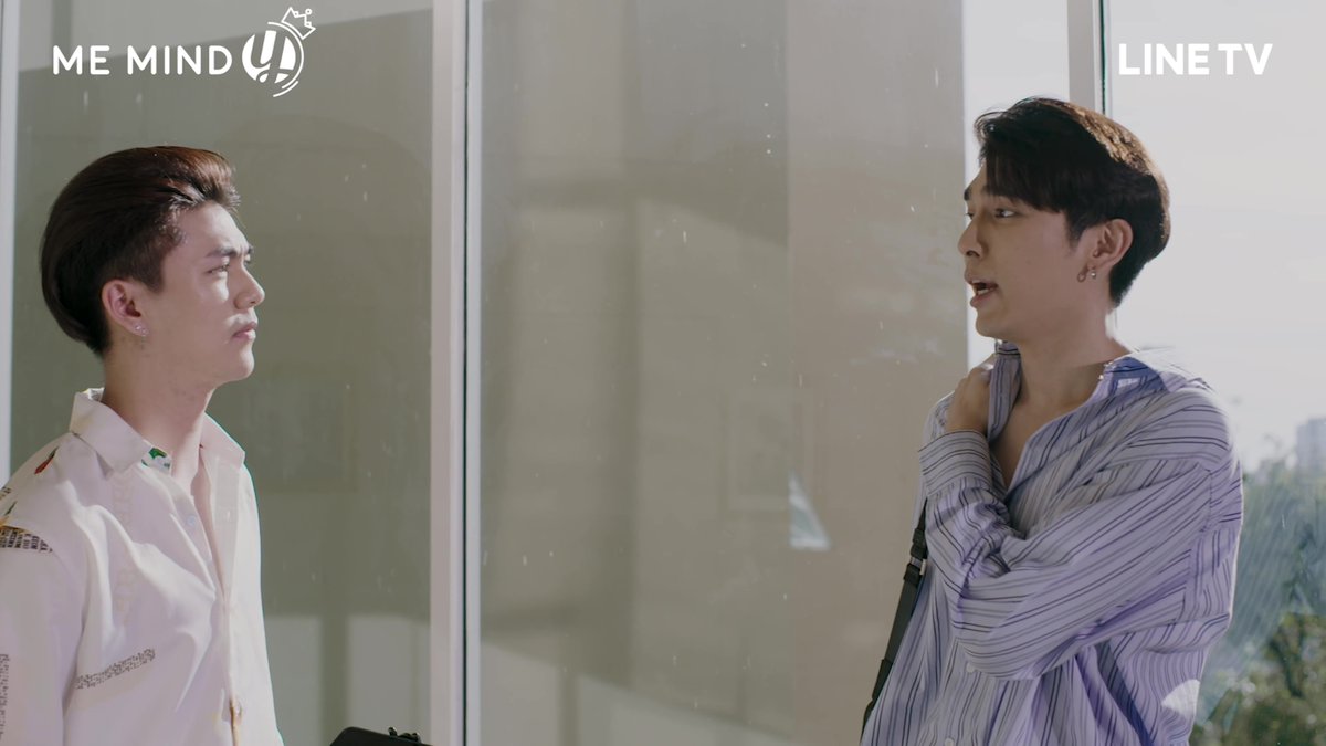 Later, these two parallel storylines converge on the corridor outside where Tharn meets the other couple. On that very same corridor, Tharn also meets Klui, his former neighbour, so once again the transition between these scenes and Tharn’s conversation with Klui is seamless.