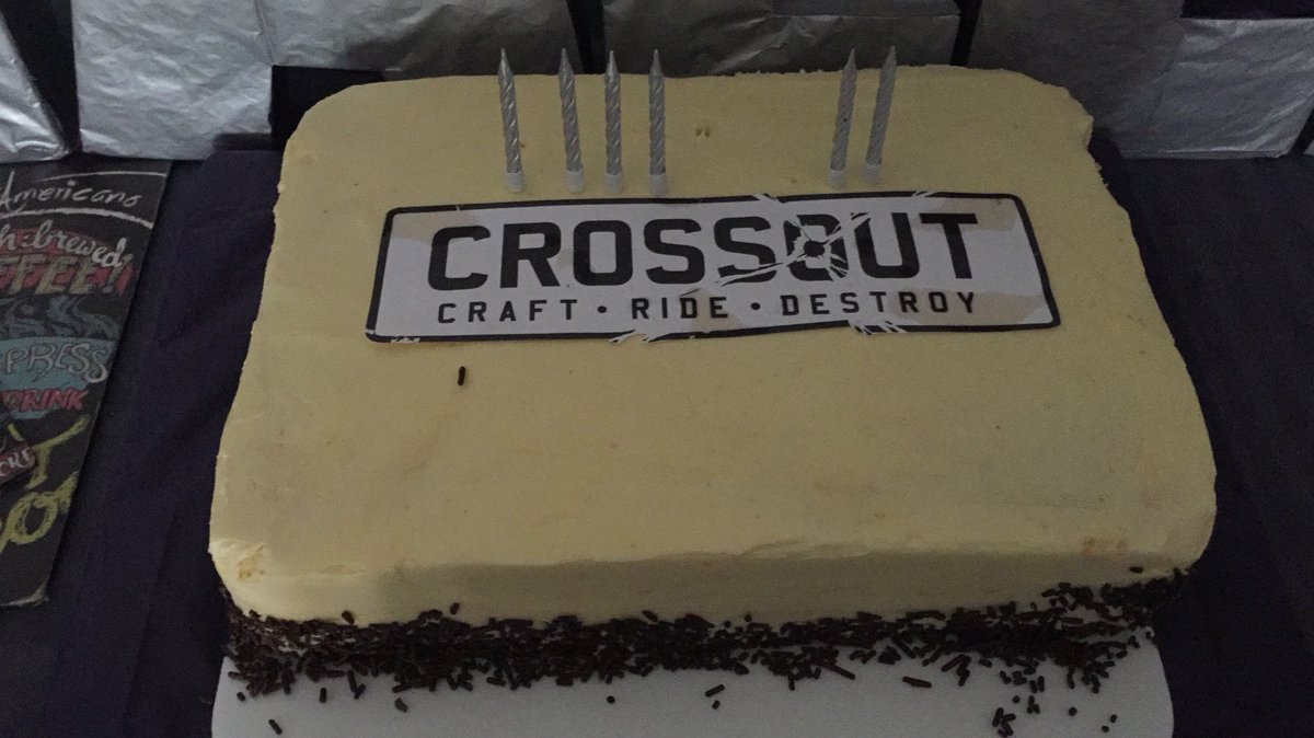 greenalienGH's tweet photo. One of our survivor is having a #crossoutgame birthday Birthday cake. 
@CROSSOUT_EN
 torta de Cumpleaños 
@CROSSOUT_ES
 
@TargemGames
 
@CROSSOUT_RU https://t.co/Xx8G4CFCtI