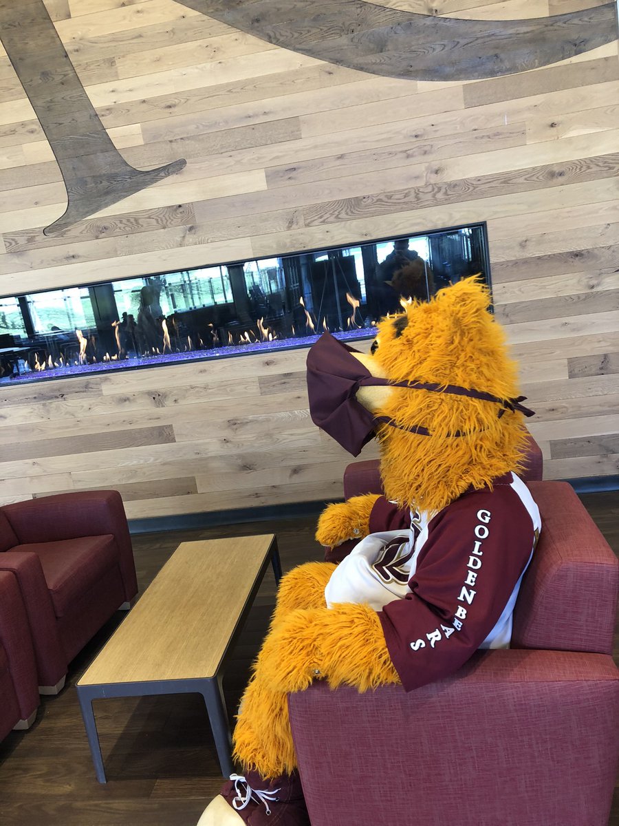 It’s chilly out there today...so why not come hang by the fire in South?!  #WednesdaysWithAvalanche