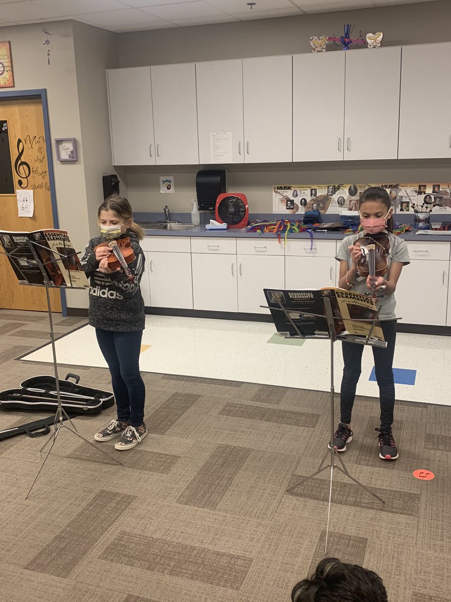 WeAreCottonwood's tweet photo. Is there anything better than the sweet sounds of music in the morning? Great job by our fifth graders in band and orchestra! #Why305 #CWCommunity @SC_orchestras @MustangBand305 https://t.co/J2gwOlNo4w