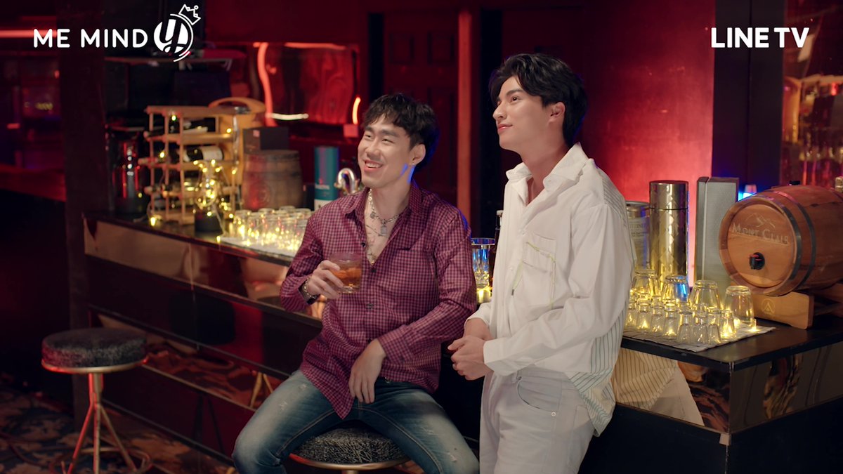 Now the bar scene. This is the only place in the entire episode where there is seemingly no reference or transition with the previous scene. It follow right after Khunpol talks with the nurse. However, this time we need to look for the reference further back, in episode 1.