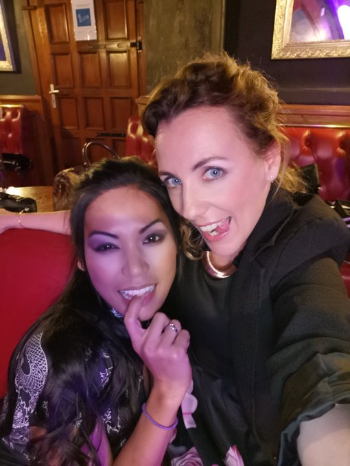 En tournage avec la magnifique @poopea_pons ! 😍 Pour @JacquieMichelX3 🎬🎥 https://t.co/Ac2AZy6zRX<a class="tags" href="/tag/poopea_pons">@poopea_pons</a><a href="/tag/cute"class="tags"><span>#cute</span></a><a href="/tag/girl"class="tags"><span>#girl</span></a><a href="/tag/movies"class="tags"><span>#movies</span></a><a href="/tag/moviescene"class="tags"><span>#moviescene</span></a>