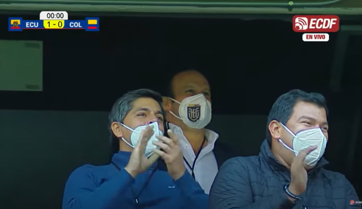 ArgudoVelez's tweet photo. Ese momento incómodo cuando ves juntos a @franciscoegas @cesarlitardo y te das cuenta que el fútbol est�� manchado con sucia política!!!!
#sectoresquetrabajanporti #gabrielcastro #cuencaunida #cristo #luisgrimaldi https://t.co/SwwAjdRBtc